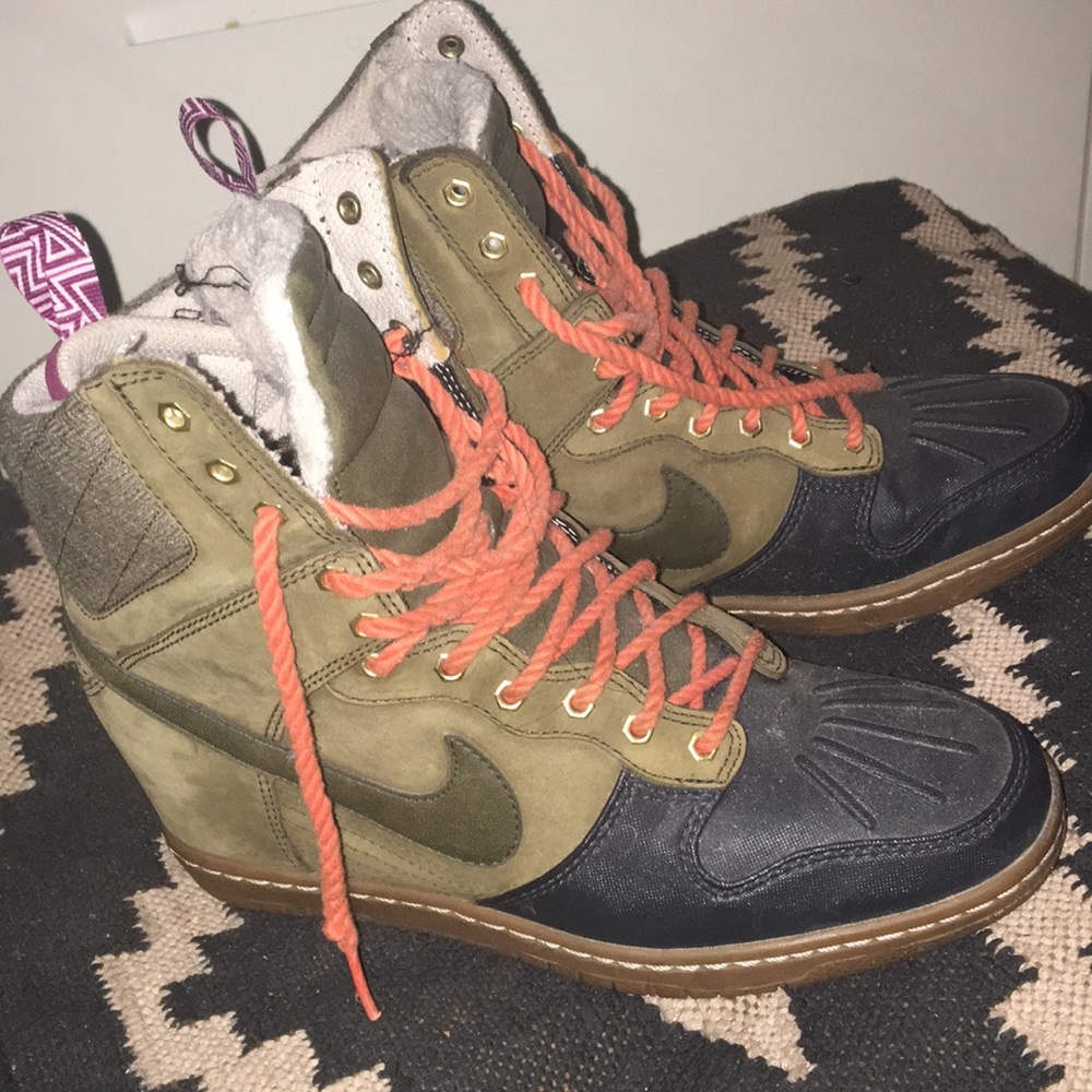 Nike Dunk Super Sky Hi Sneakerboot in Dark Loden